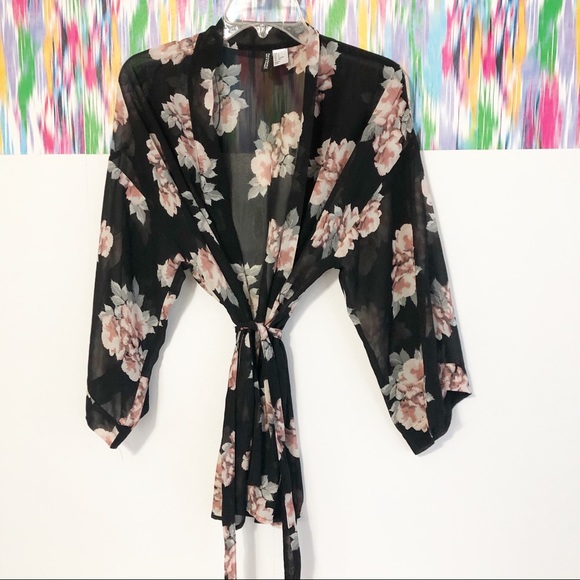 H&M thin black floral cardigan with belt tie - Picture 2 of 4